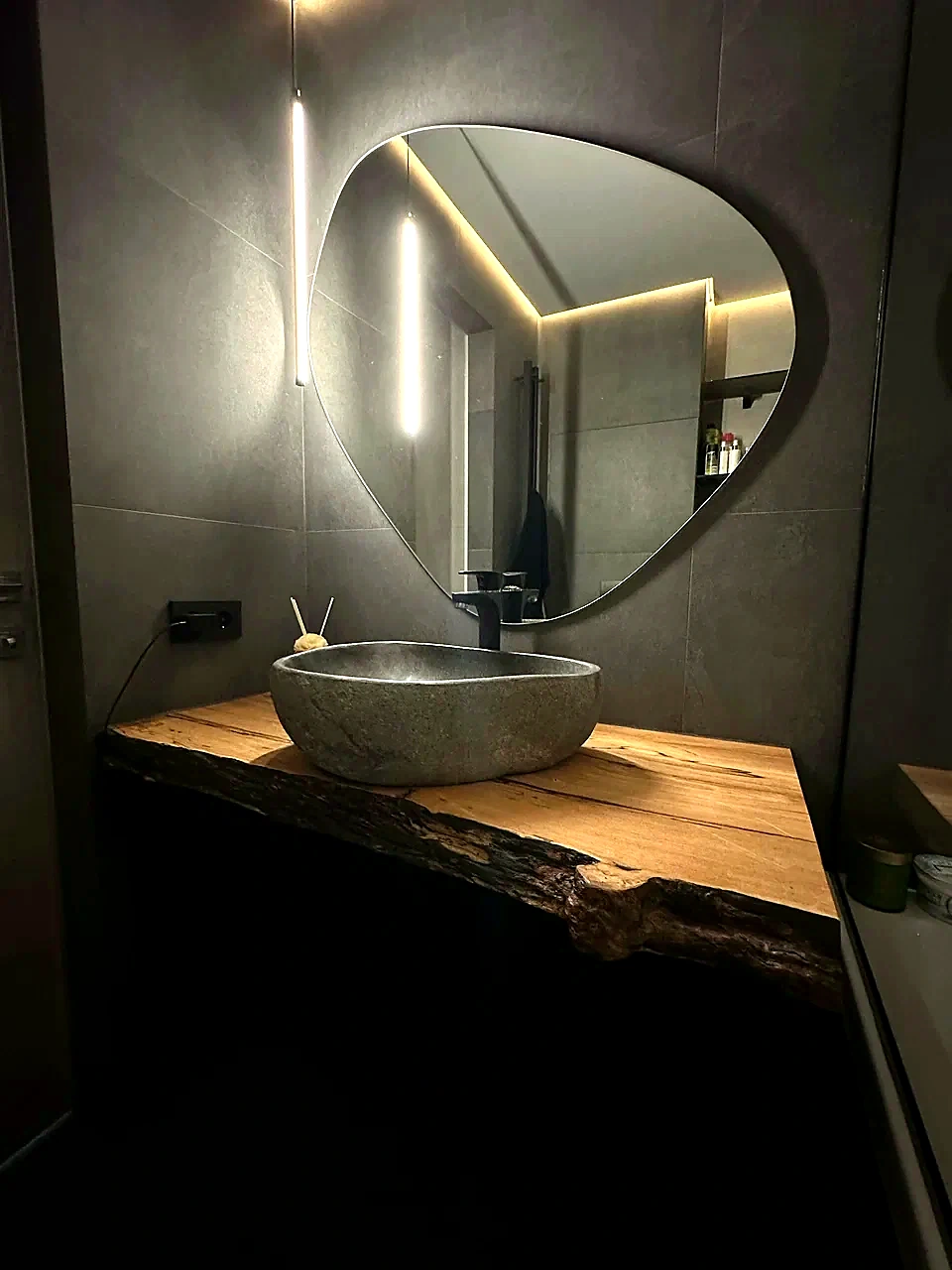 08-dark-modern-bathroom-wood-countertop